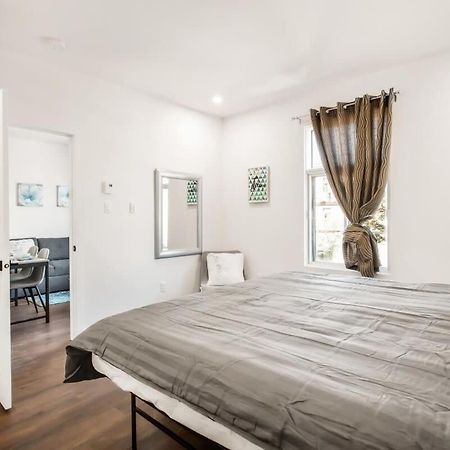 M11 Luxury 1Br Sofa Bed In The Heart Of Plateaumile-End Διαμέρισμα Μόντρεαλ Εξωτερικό φωτογραφία