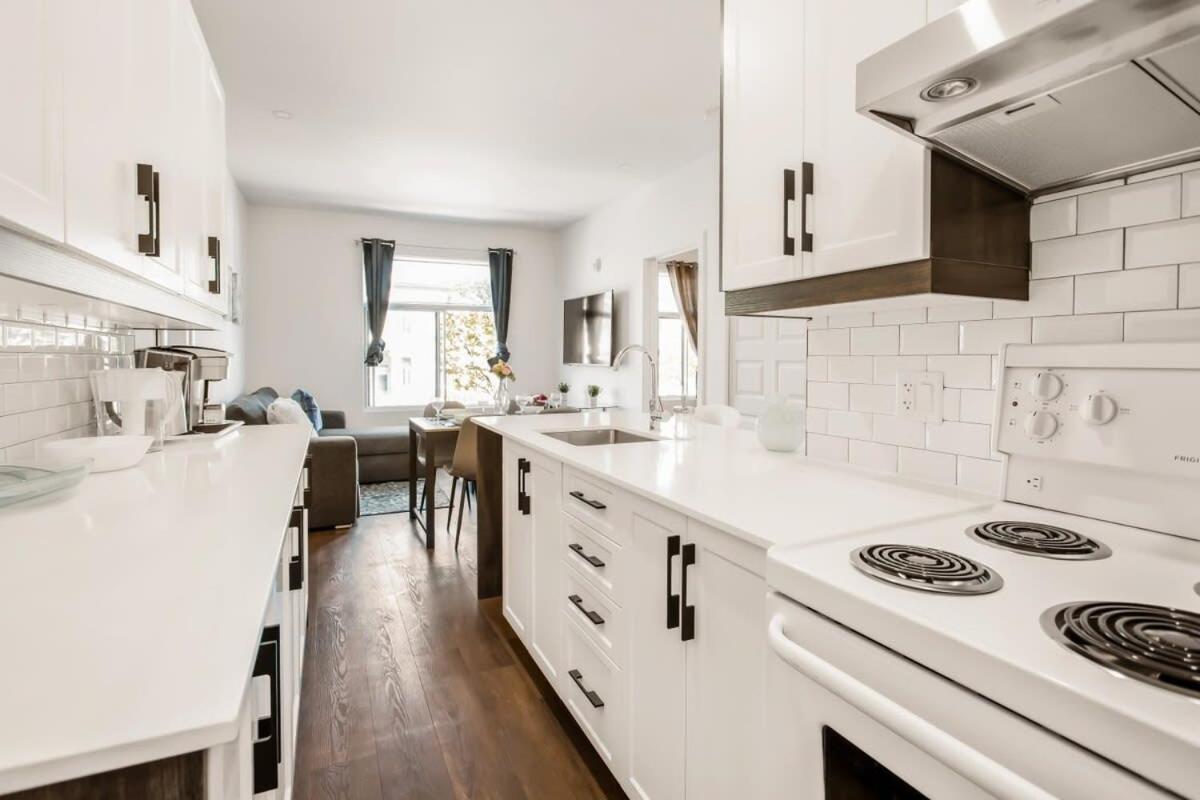 M11 Luxury 1Br Sofa Bed In The Heart Of Plateaumile-End Διαμέρισμα Μόντρεαλ Εξωτερικό φωτογραφία